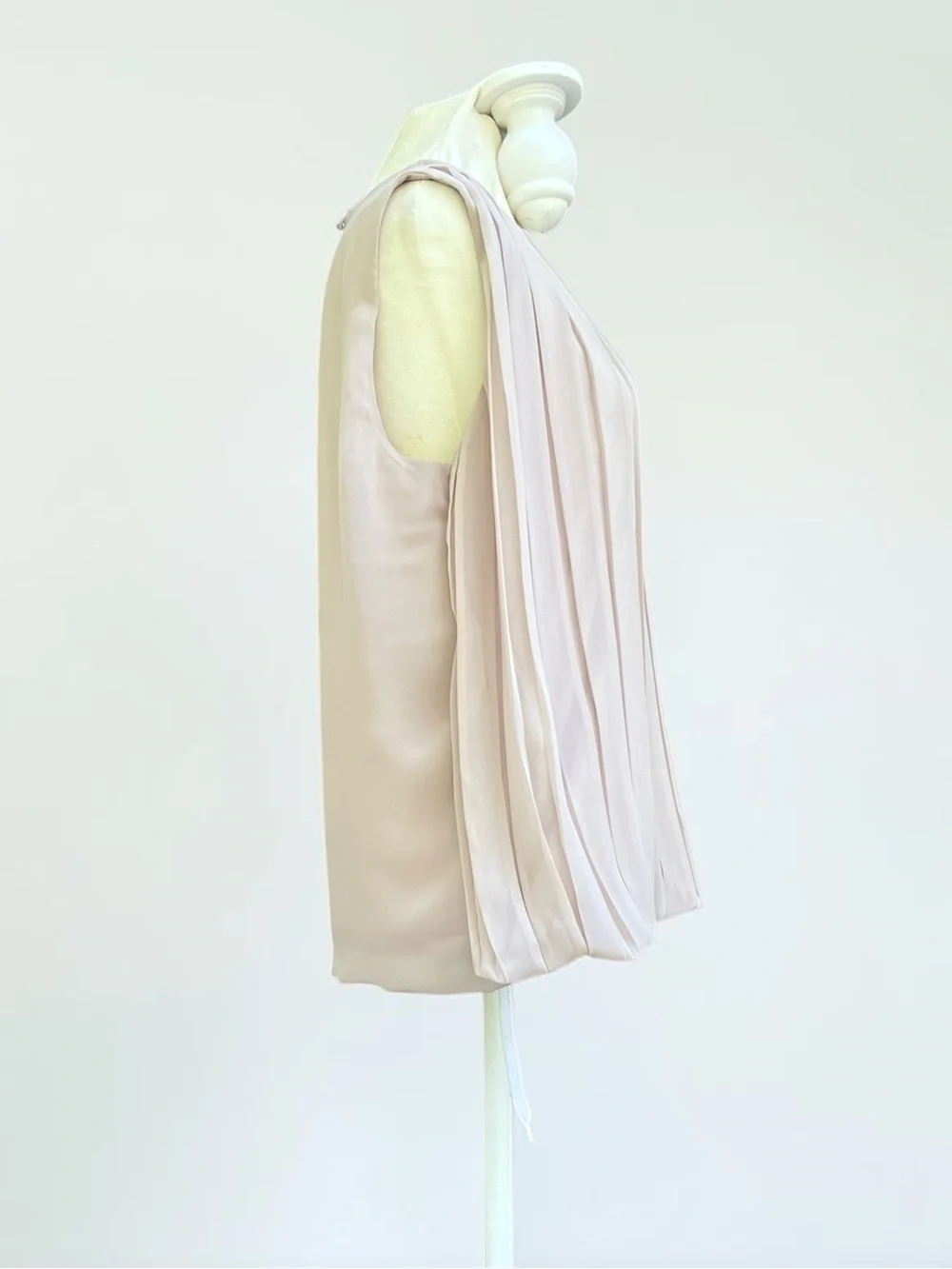 Calvin Klein Sleeveless Pleated Bubble-Hem Blouse in Tan Size Large - Picture 5 of 13